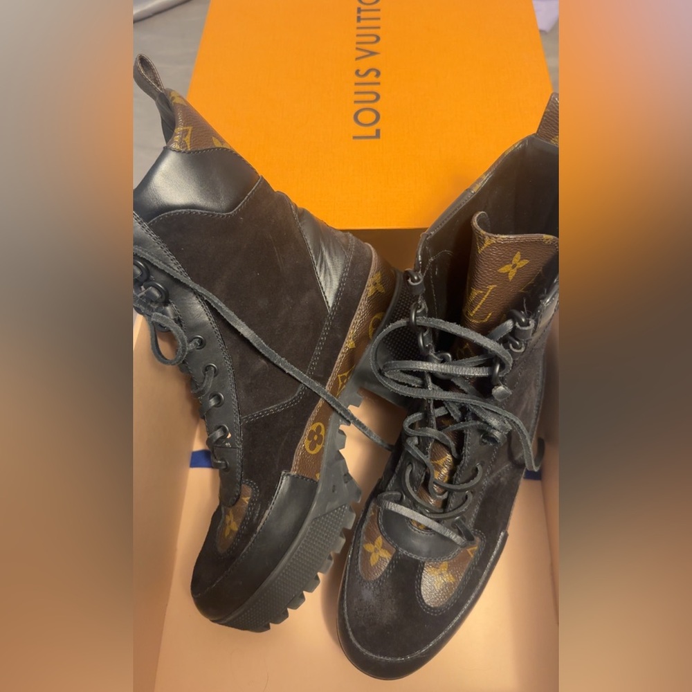 Authentic Louis Vuitton desert boots size 38